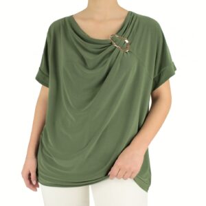 Blusa drapeada c/ alfinete