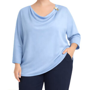 Blusa decote drapeado c/ alfinete